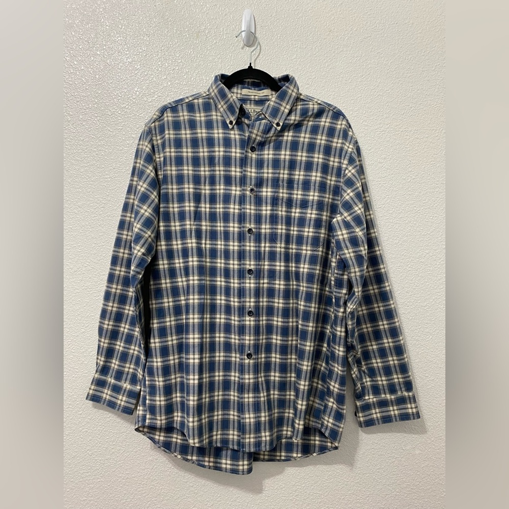 L.L. Bean Men’s 90s Vibe Plaid Button Down - M
